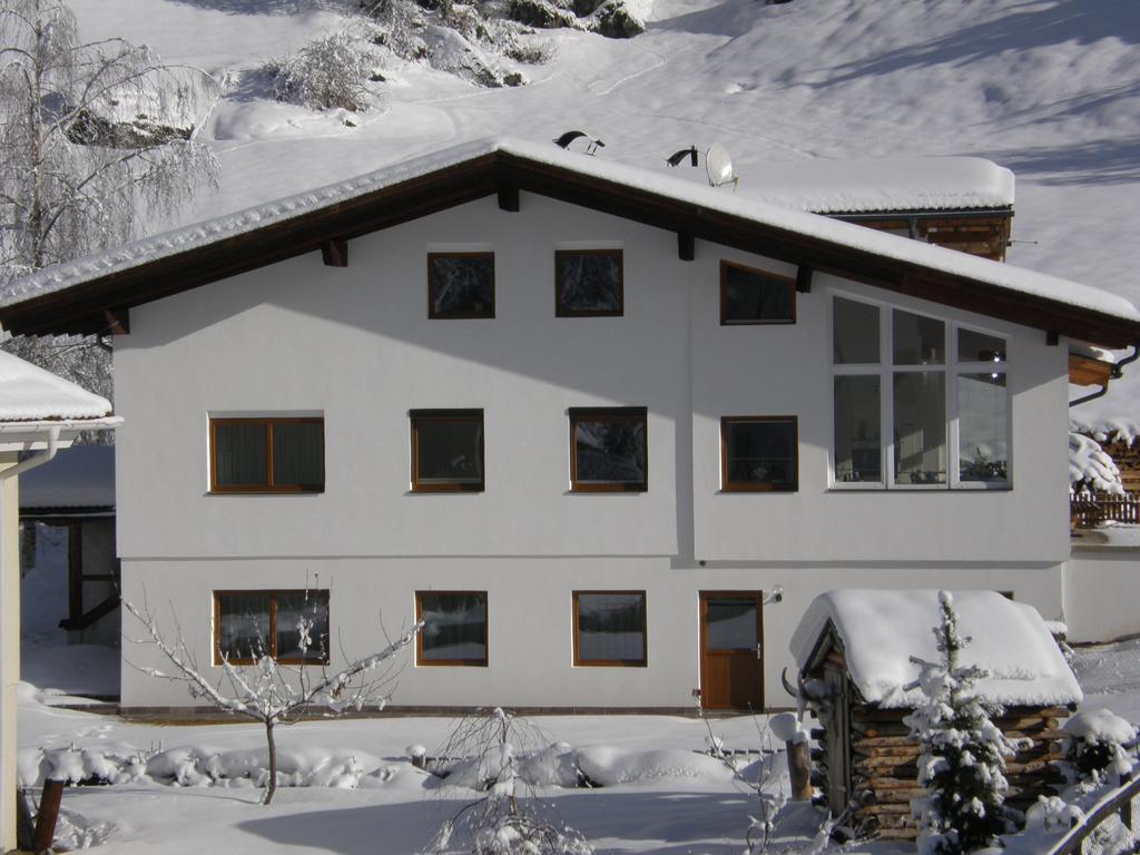 Apart Brigitta Sankt Leonhard im Pitztal Bilik gambar